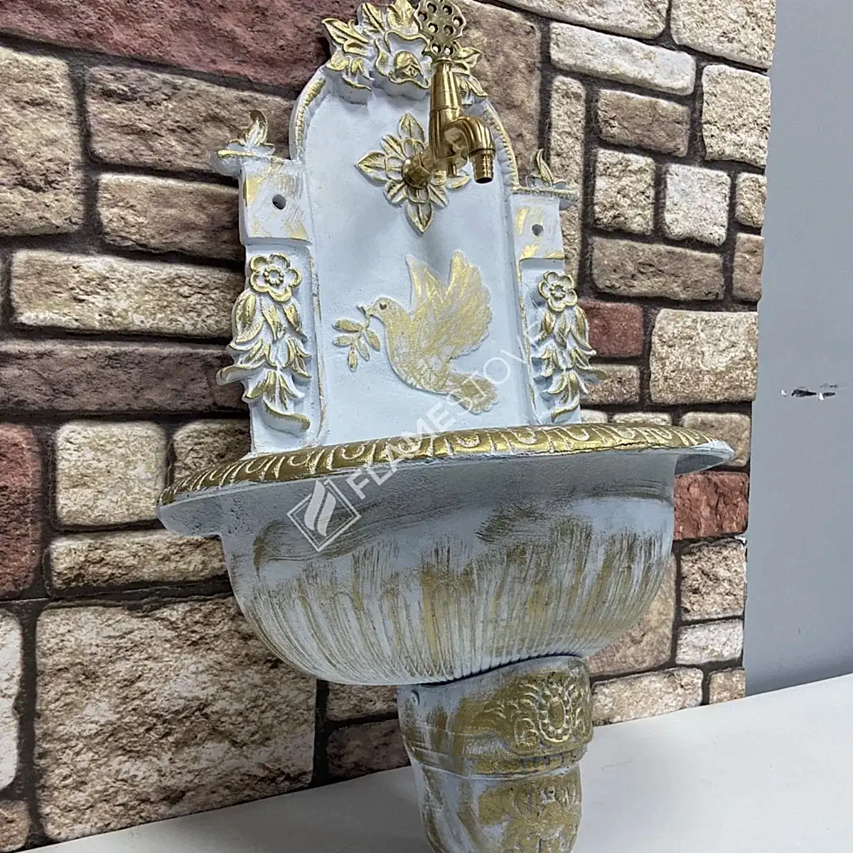 Kuş Desenli Beyaz Alüminyum Bahçe Çeşmesi, Pirinç Musluklu, Dayanıklı Dış Mekan