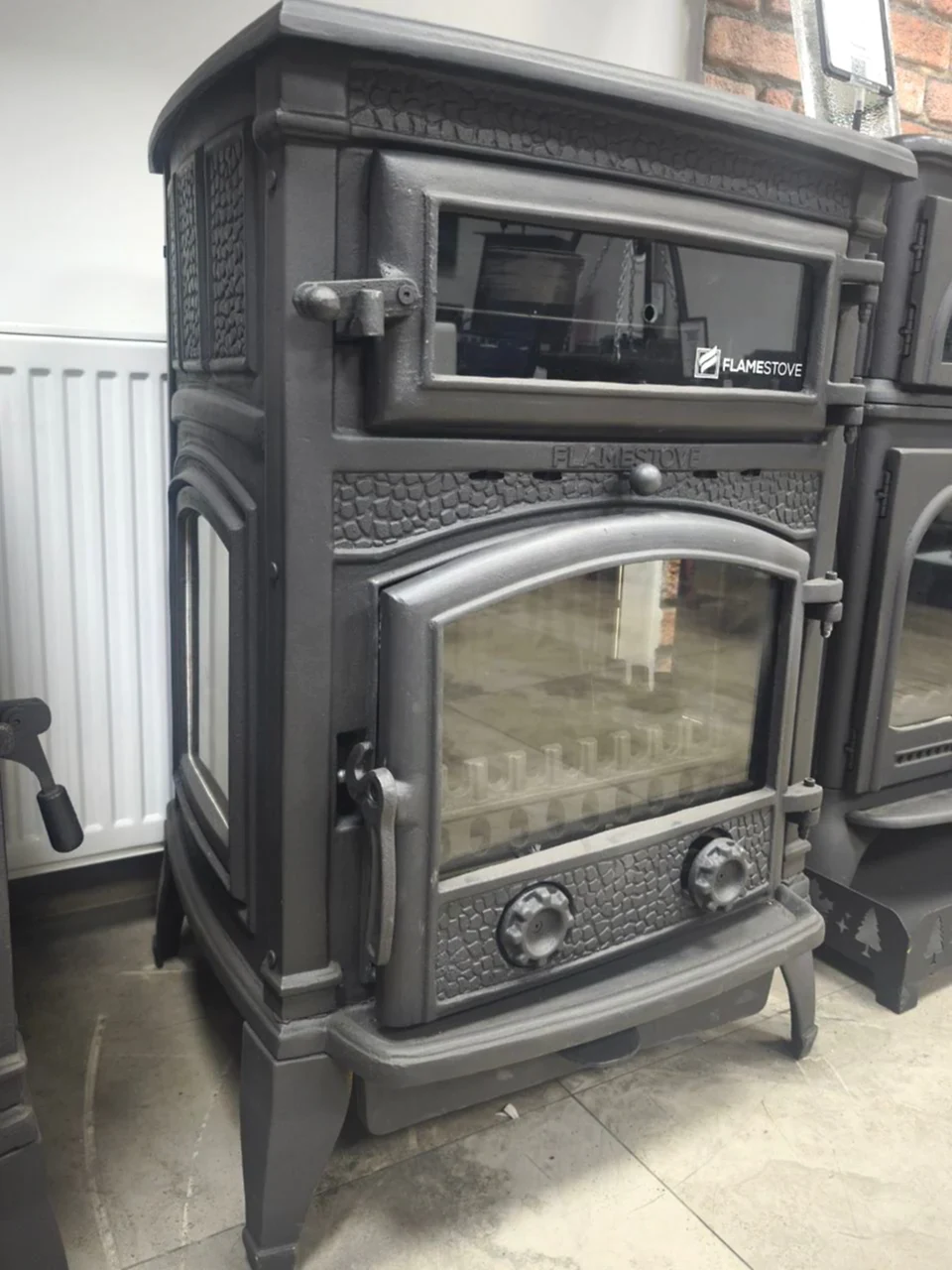  Sirius Maxi Yan Kapaklı Fırınlı Döküm Soba  Flame Stove FS-11YK-AK 